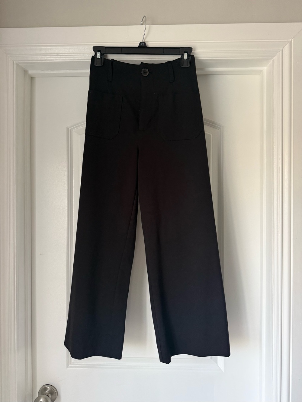 LC Lauren Conrad Black Garment Label Detail